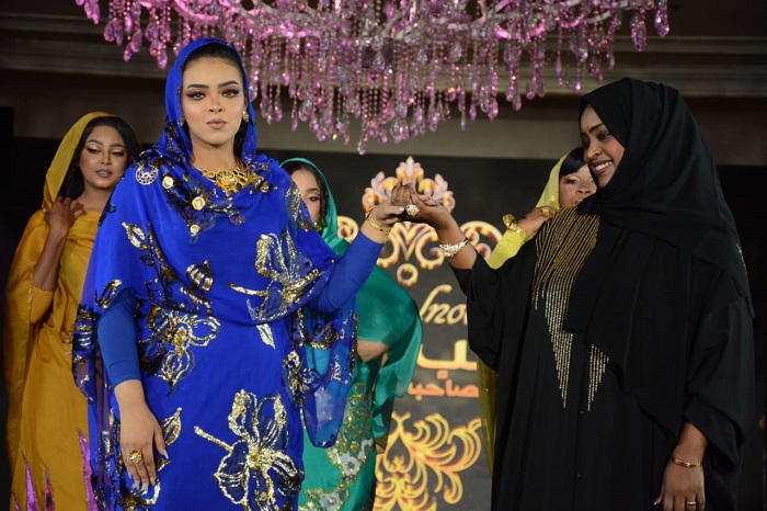 بلغ سعره اكثر من 2 مليون جنيه.. إيجي بودكاست تعرض عن قرب قصة أغلى ثوب سوداني مصنوع من الذهب في العالم| فيديو - ايجي بودكاست